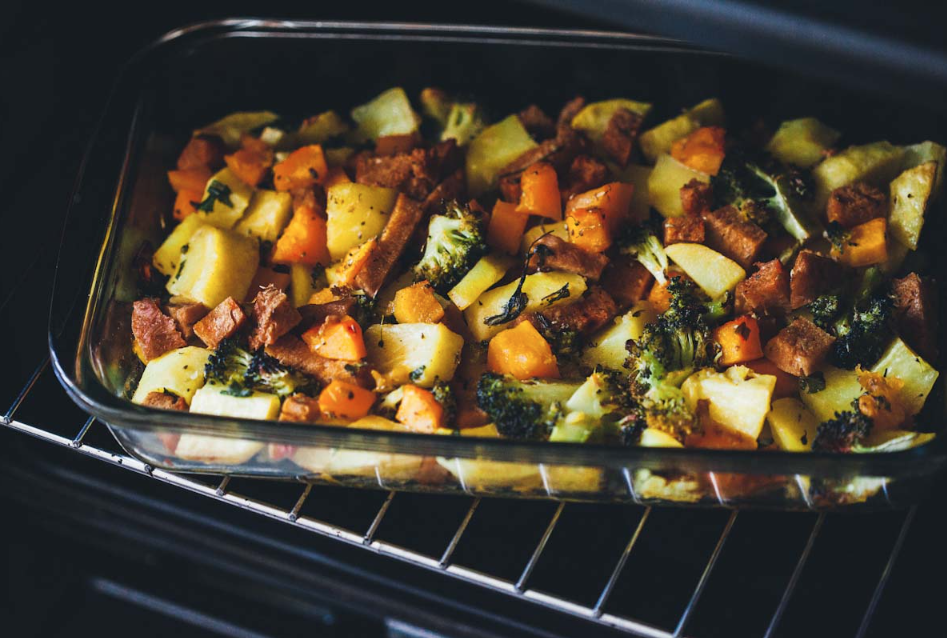 PATATAS CON VERDURAS Y SEITÁN AL HORNO